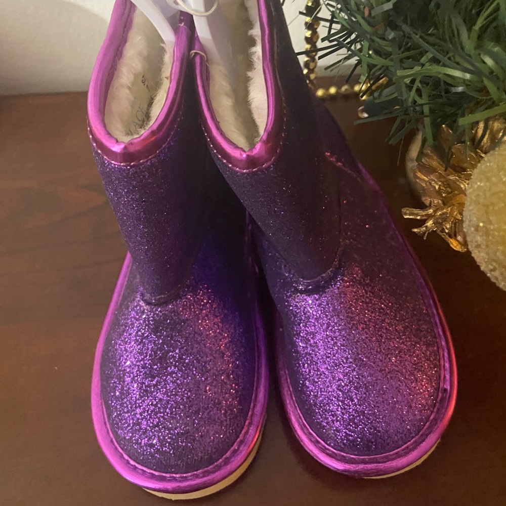 Adorable Purple Glitter Winter Little Girl Boots!